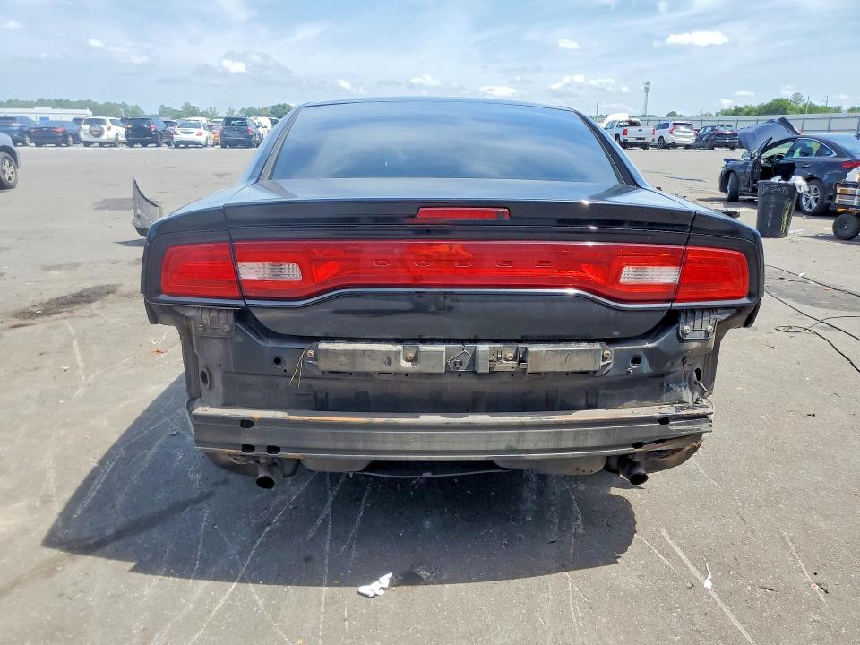 2013 DODGE Charger SE photo 2