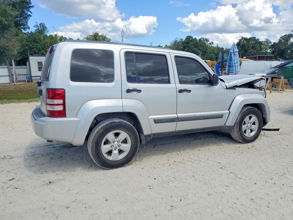2011 JEEP Liberty Sport photo 3