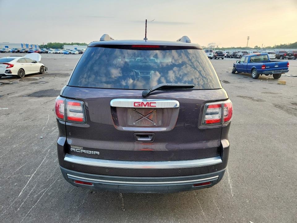 2015 GMC Acadia SLE 2 photo 4