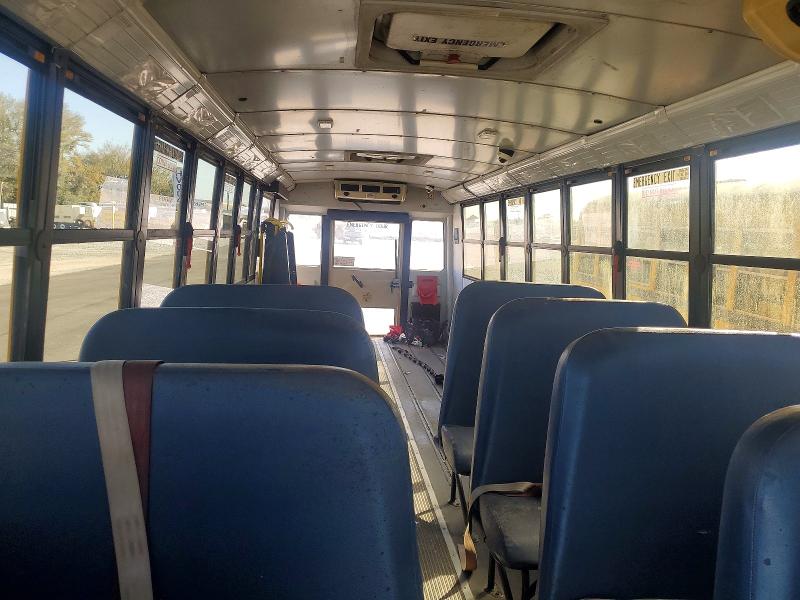 2010 FREIGHTLINER B2 Bus Chassis photo 5
