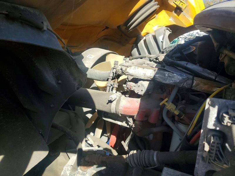 2010 FREIGHTLINER B2 Bus Chassis photo 4