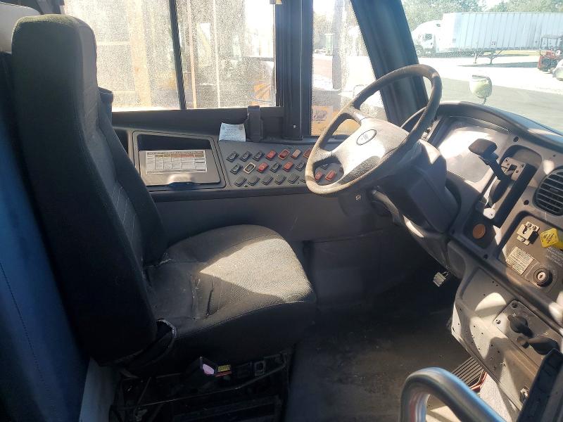 2010 FREIGHTLINER B2 Bus Chassis photo 6