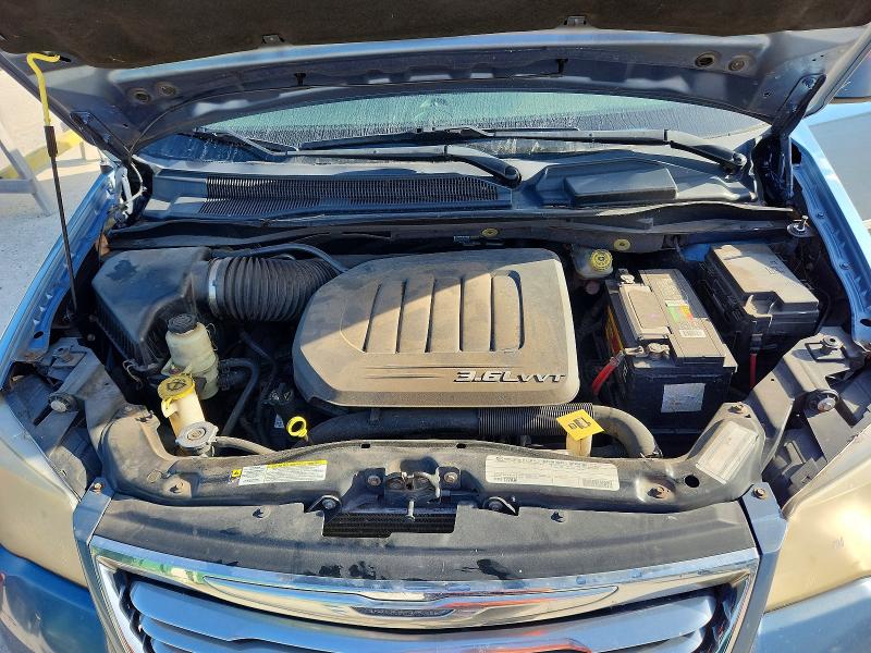 2011 CHRYSLER Town and Country Touring photo 7