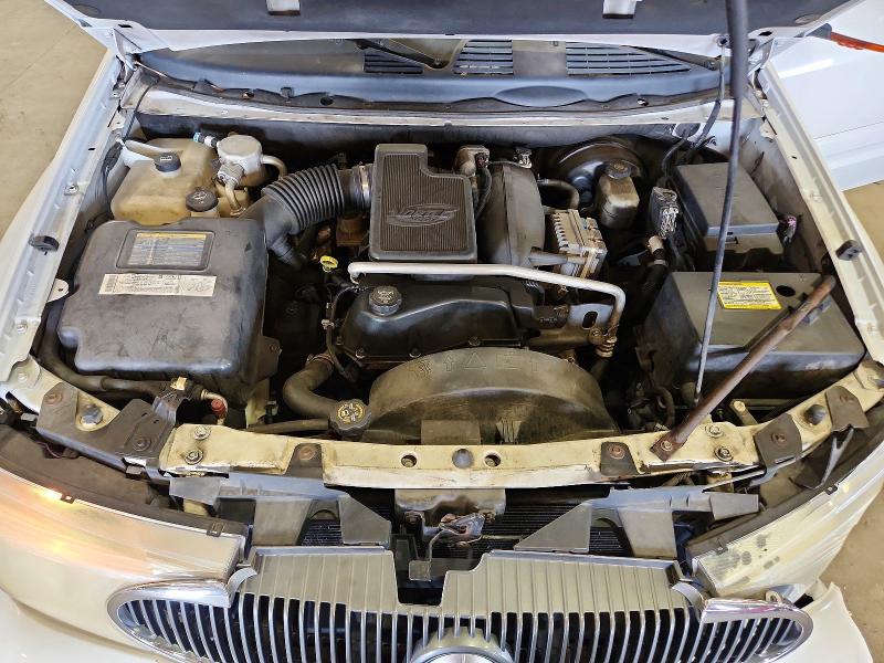 2005 BUICK Rainier photo 2