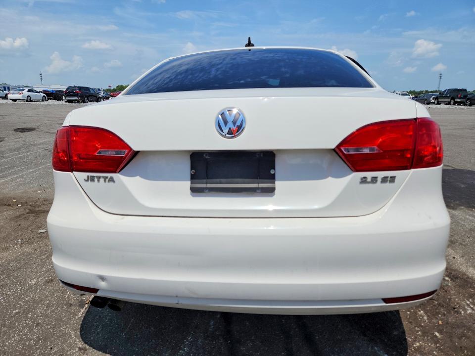 2012 VOLKSWAGEN Jetta SE photo 4