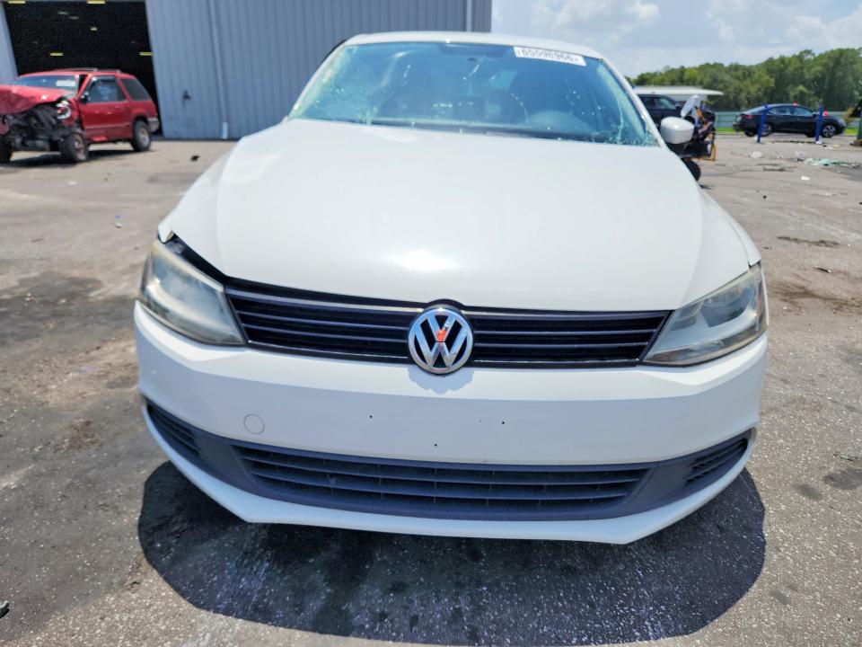 2012 VOLKSWAGEN Jetta SE photo 3