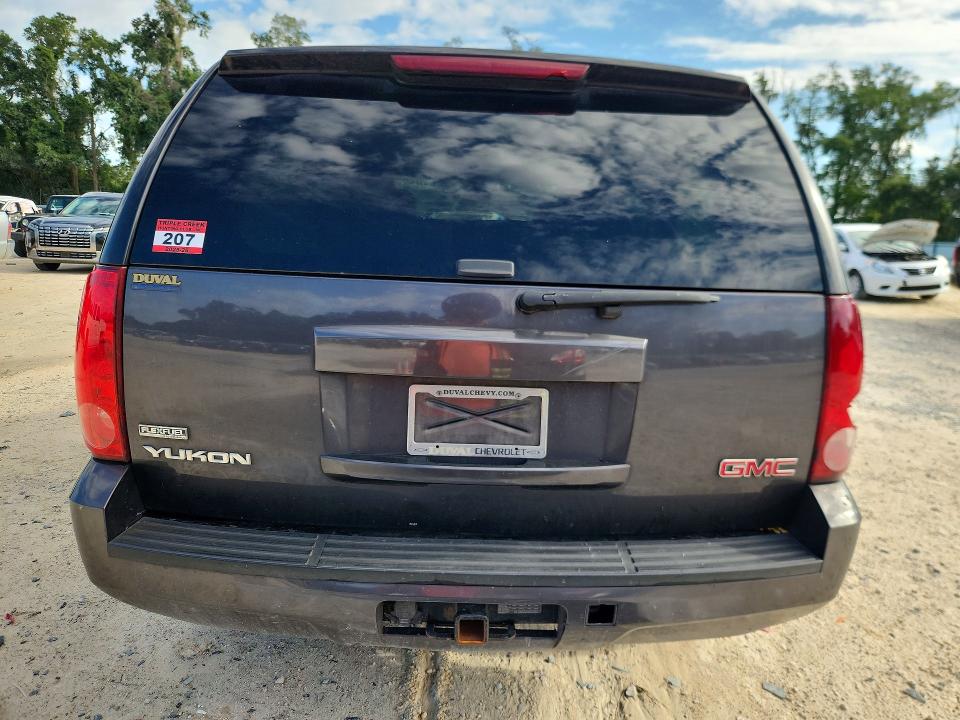2011 GMC Yukon SLE photo 4