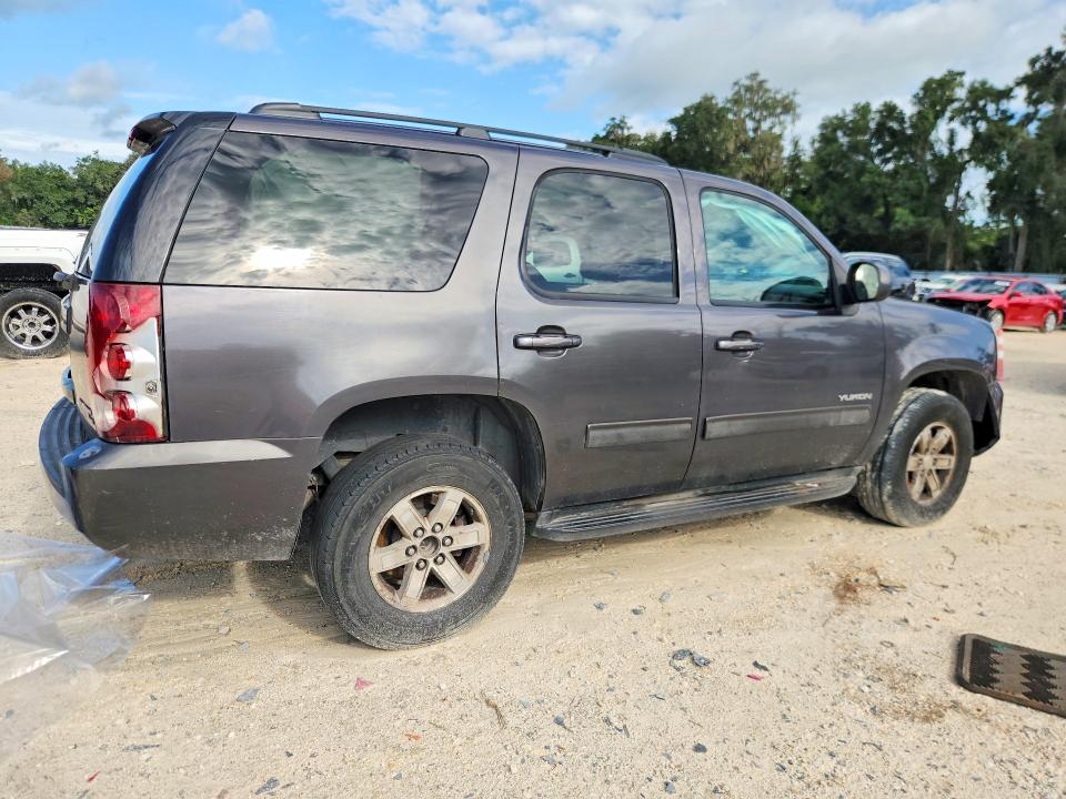 2011 GMC Yukon SLE photo 3